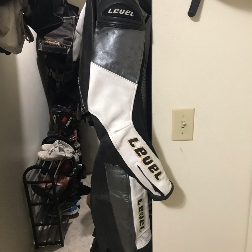 Level Motorcycle Racing Suit - Picture 3 of 5